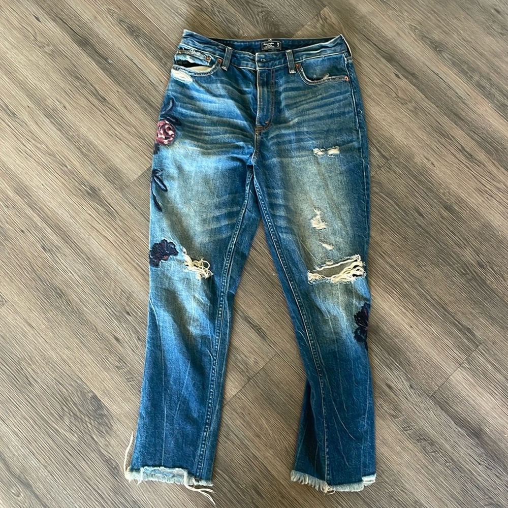 Embroidered High Waisted Crop Jeans - Relaxed Fit